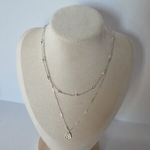 Kendra Scott Dazzling Silver Necklace EUC with Dust Bag